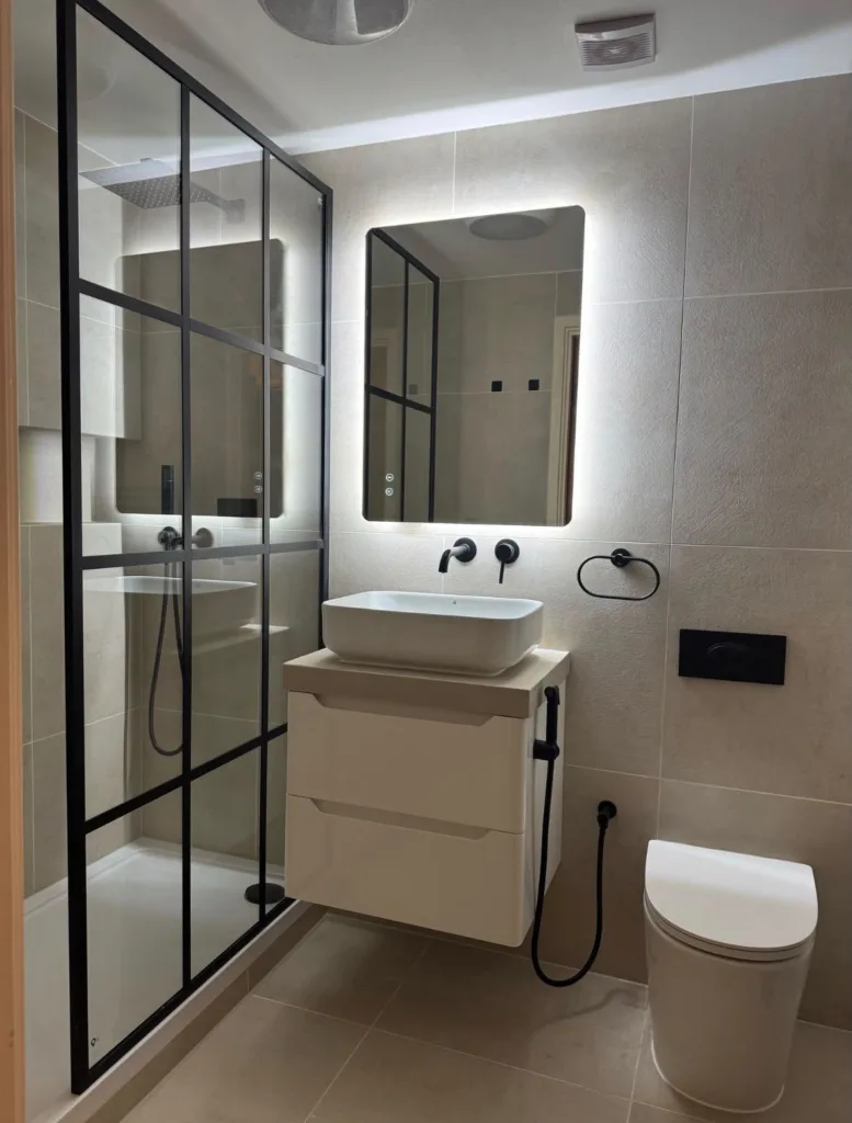 Shower room, W11