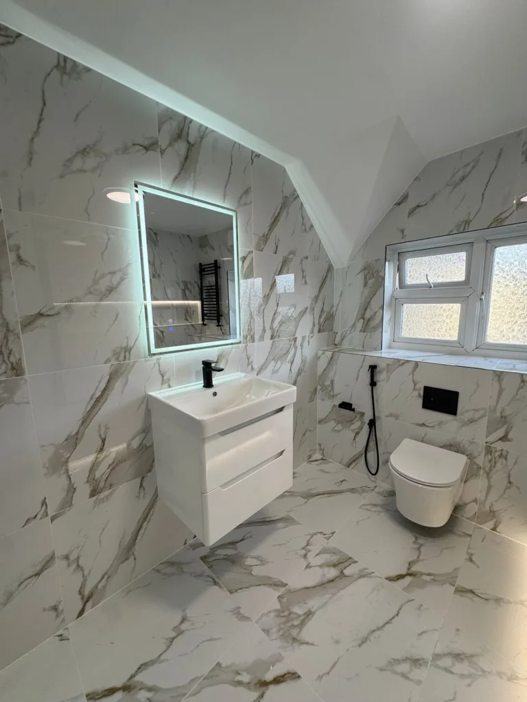 Family bathroom, W11